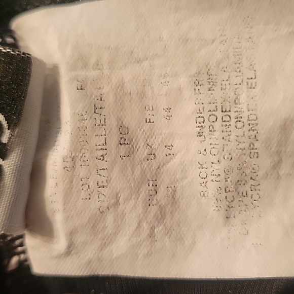 MIRACLESUIT Twisted Sister Esmerlda One-Piece Swimsuit BLACK SIZE 14 - Picture 4 of 10